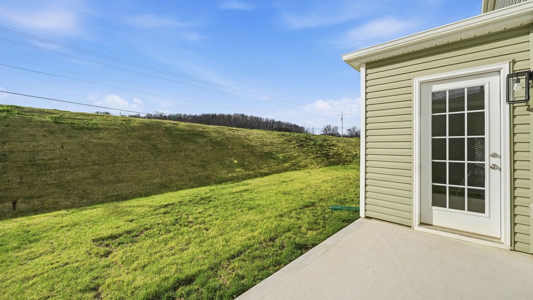 Exterior details and patio area of a home in Emory Creek, Harriman (Image 4).