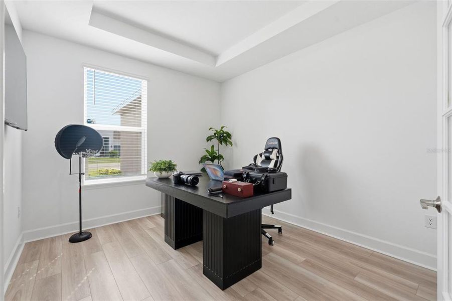 Furnished interior view inside a new home in , Plant City (Image 10).