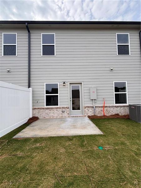 Exterior details and patio area of a home in Leydenview, Mableton (Image 3).