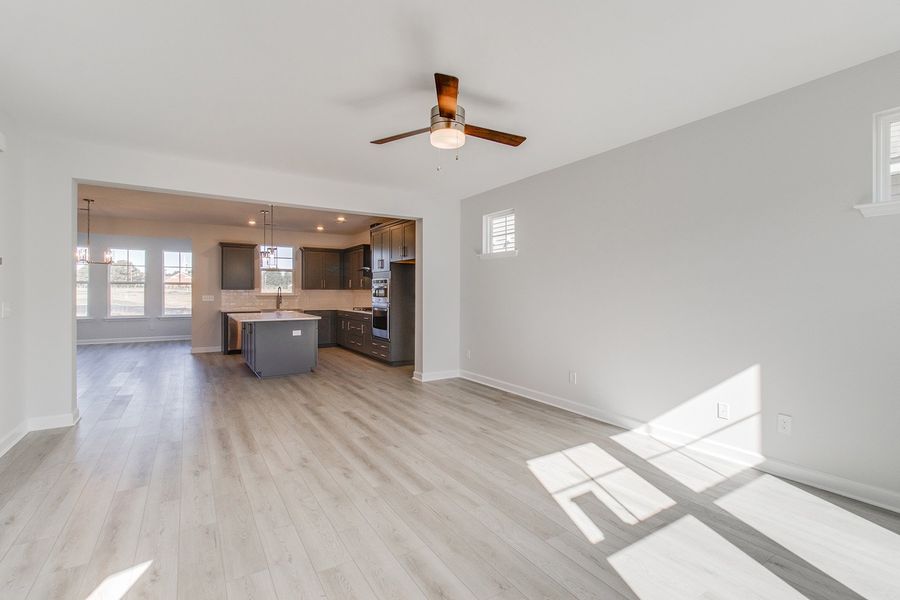 Spacious, unfurnished interior of a new home in Hendrix Farms, Lexington (Image 15).