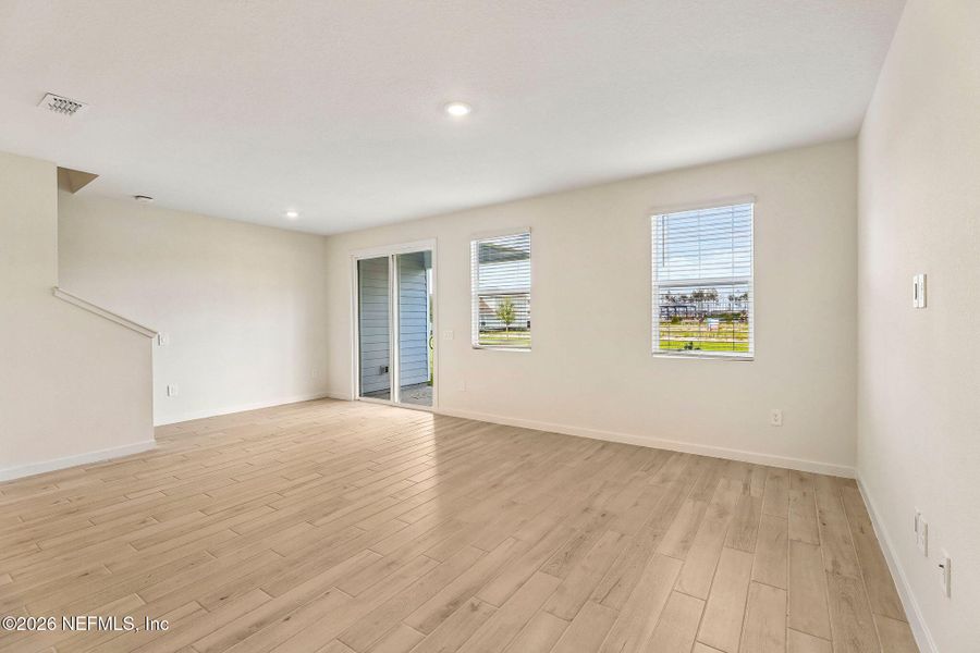 Spacious, unfurnished interior of a new home in The District at Oakleaf - The Grove, Middleburg (Image 20).