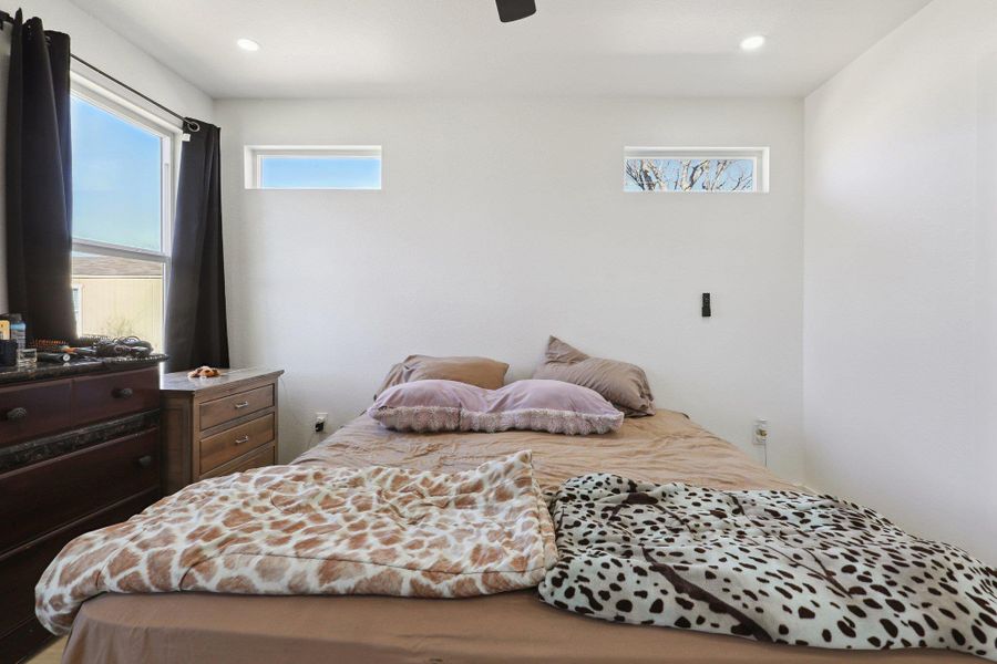 Furnished interior view inside a new home in , Dale (Image 33).