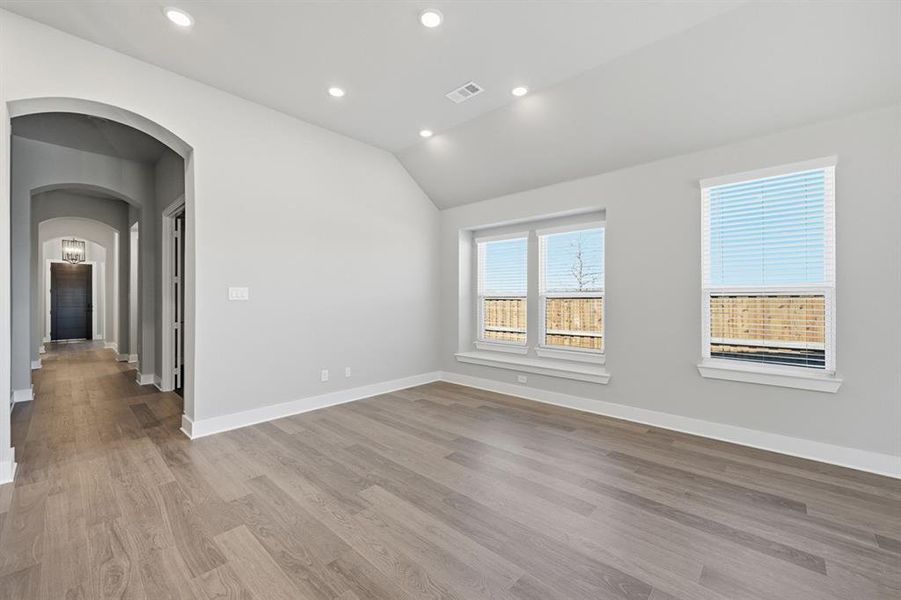 Spacious, unfurnished interior of a new home in Sandbrock Ranch, Aubrey (Image 17).