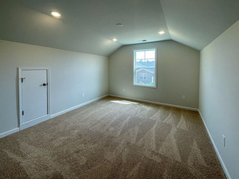 Spacious, unfurnished interior of a new home in Portrait Hills, Aiken (Image 13).