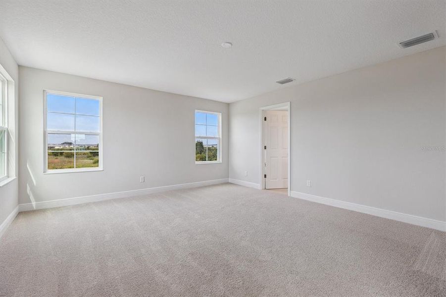 Spacious, unfurnished interior of a new home in Mirada, San Antonio (Image 14).