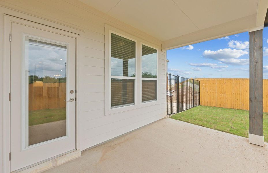 Exterior details and patio area of a home in Cameron Place, Austin (Image 3).