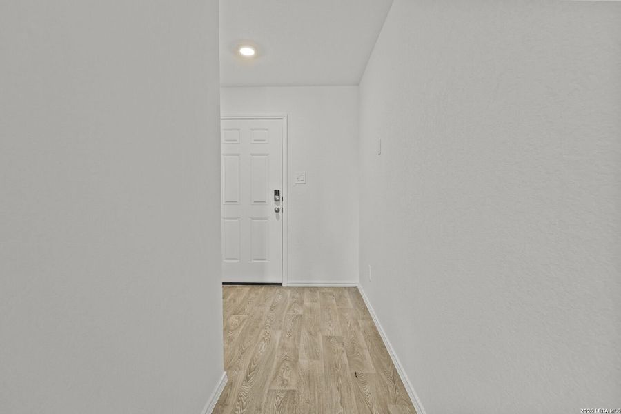 Spacious, unfurnished interior of a new home in Hickory Ridge, Elmendorf (Image 25).