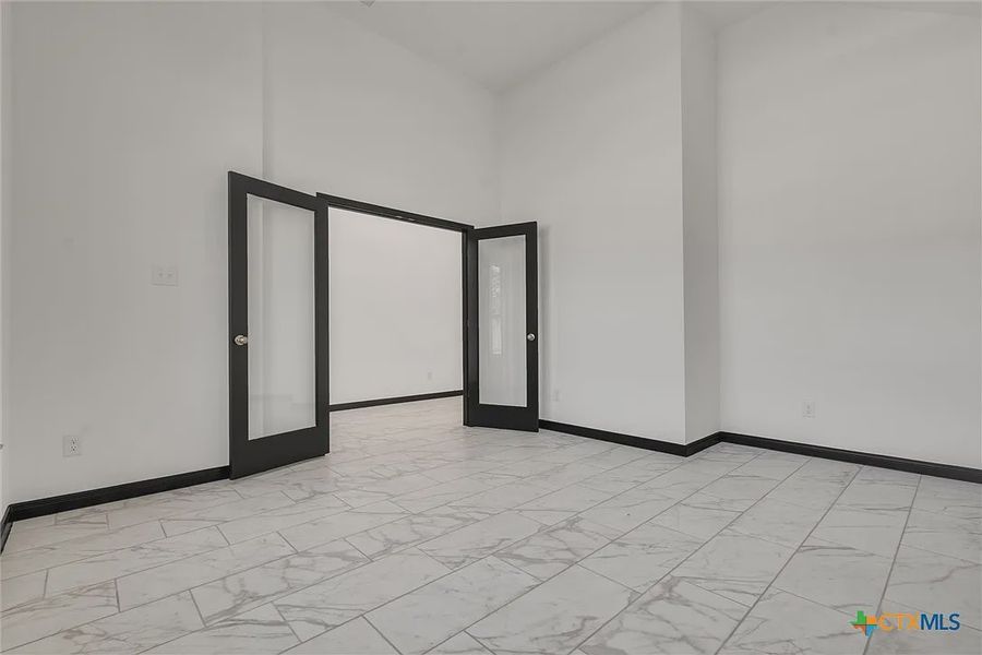 Spacious, unfurnished interior of a new home in Heritage Oaks, Killeen (Image 34).