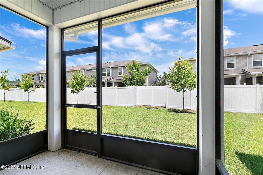 Spacious, unfurnished interior of a new home in , Jacksonville (Image 19).