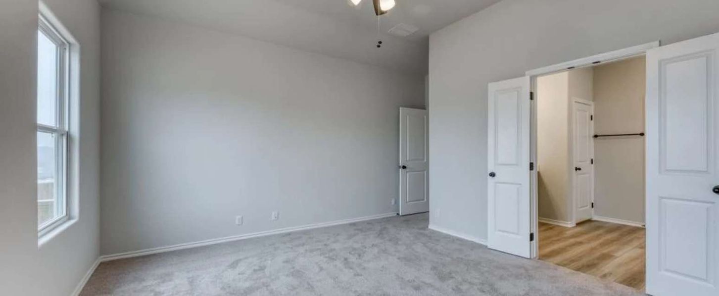 Representative unfurnished interior of a home built from the Yaupon by Ashton Woods in Arcadia Ridge, San Antonio (Image 19).