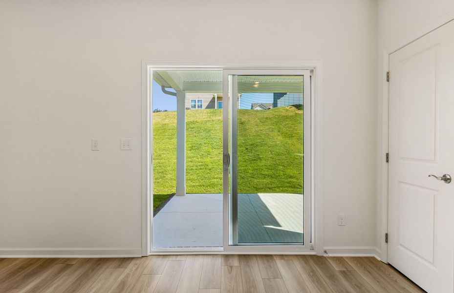 Spacious, unfurnished interior of a new home in Independence at Carter's Station, Columbia (Image 16).