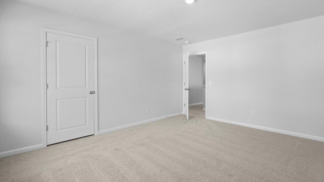 Spacious, unfurnished interior of a new home in Lakeview at Kitfield, Moncks Corner (Image 35).