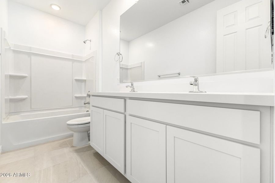 PHX_Miravida_Lot 1154_Dove_14731_Bath2