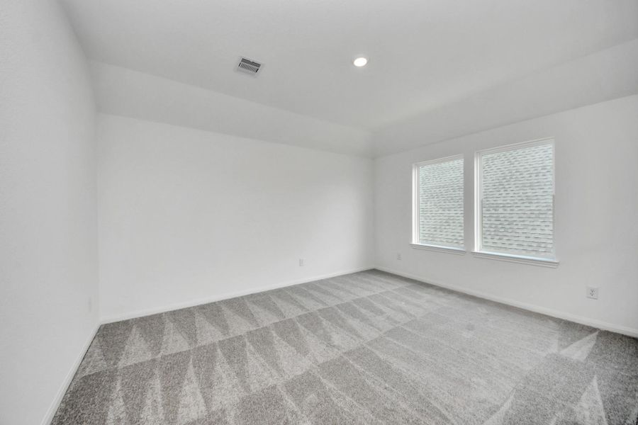 Spacious, unfurnished interior of a new home in 45' Traditional Homes at Elyson, Katy (Image 24).