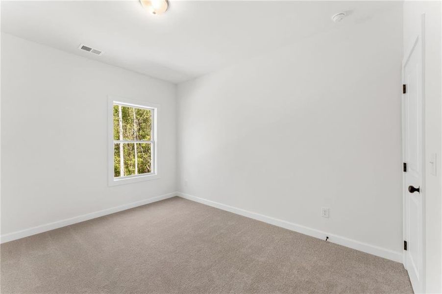 Spacious, unfurnished interior of a new home in Linden Grove, Powder Springs (Image 25).