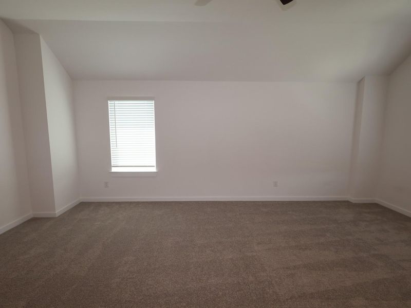 Spacious, unfurnished interior of a new home in Summerview, Fulshear (Image 21).