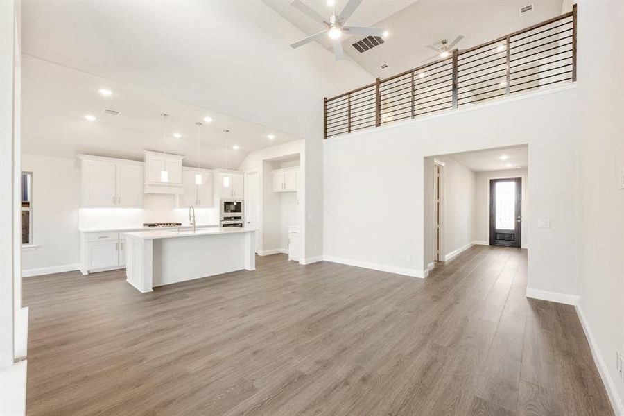 Spacious, unfurnished interior of a new home in Creekview Meadows, Pilot Point (Image 34).
