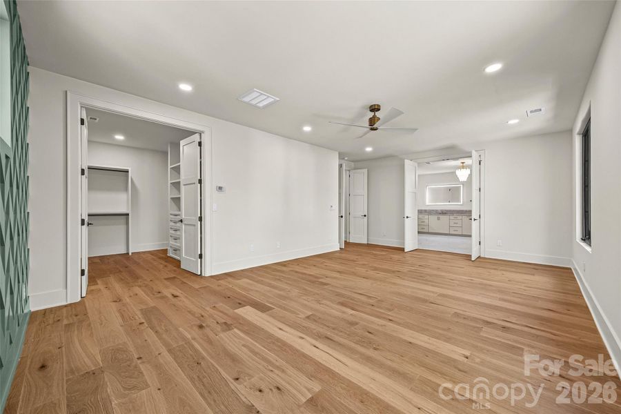 Spacious, unfurnished interior of a new home in , Charlotte (Image 43).