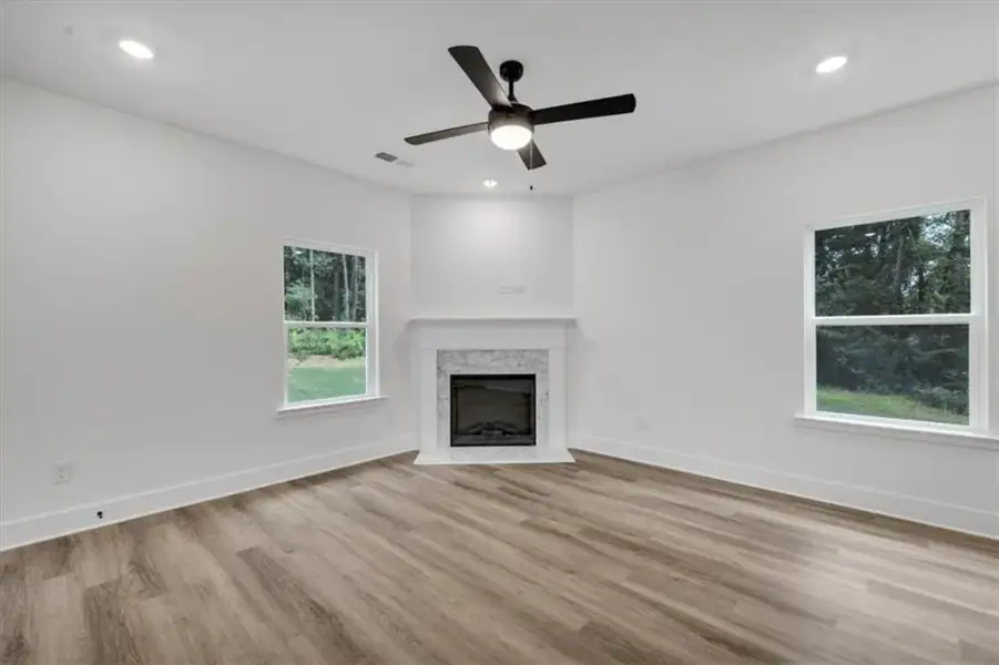 Spacious, unfurnished interior of a new home in Canterbury Villas, Carrollton (Image 16).