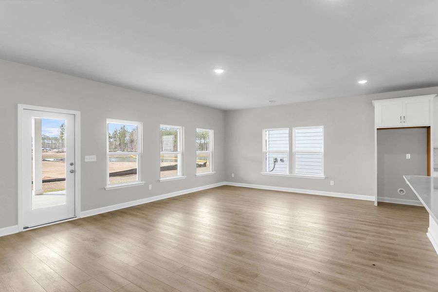 Similar McKinley floorplan with Timeless Collection. Features and finishes vary.