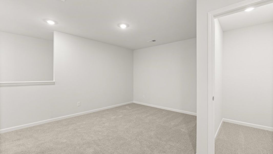 Spacious, unfurnished interior of a new home in Carlton, Douglasville (Image 25).