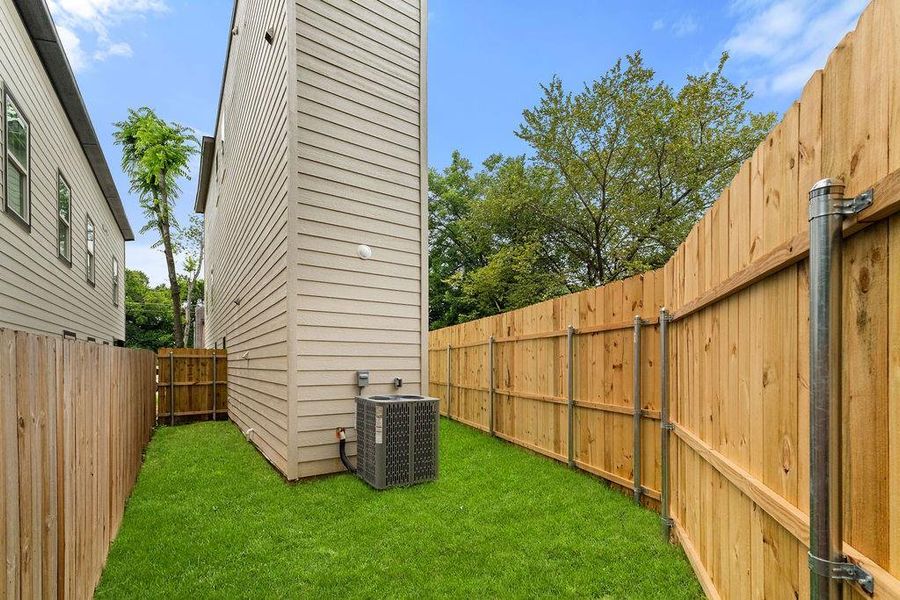 Exterior details and patio area of a home in , Dallas (Image 27).