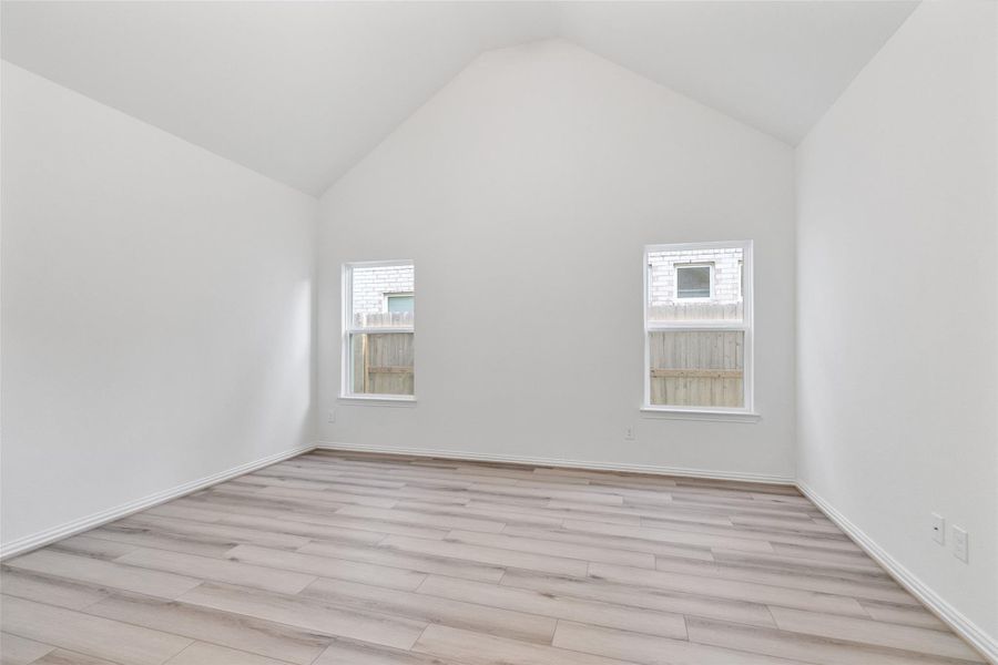Spacious, unfurnished interior of a new home in Brookewater, Rosenberg (Image 24).