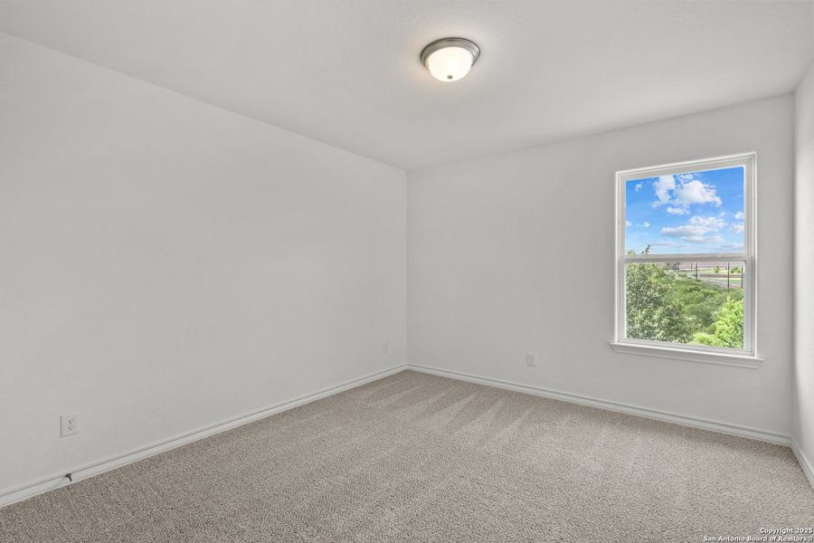 Spacious, unfurnished interior of a new home in Ladera, San Antonio (Image 41).