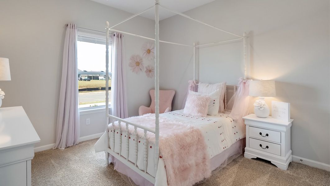 Representative furnished interior of a home built from the CAIRN by D.R. Horton in Riverwood Gardens, Oakland (Image 25).