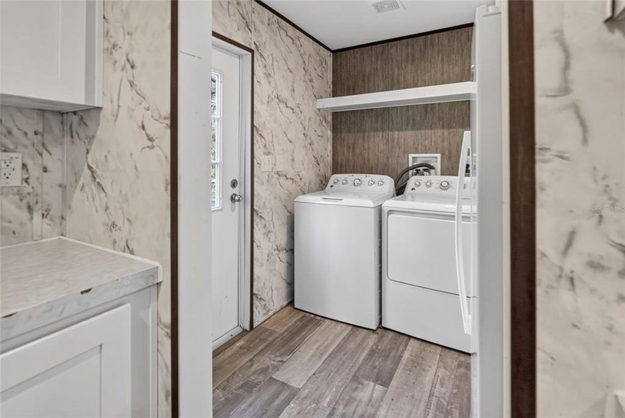 Furnished interior view inside a new home in , Spring Hill (Image 9).