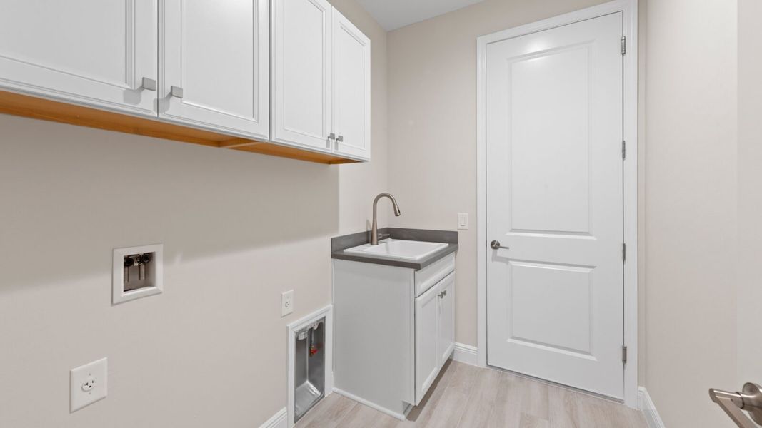 Furnished interior view inside a new home in Verandah, Fort Myers (Image 11).