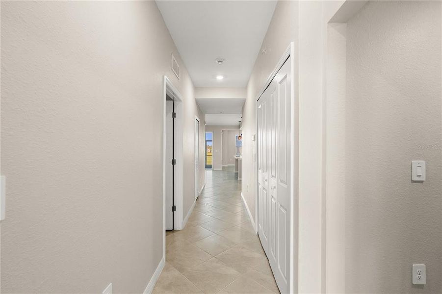 Spacious, unfurnished interior of a new home in Calusa Country Club, Lakewood Ranch (Image 24).