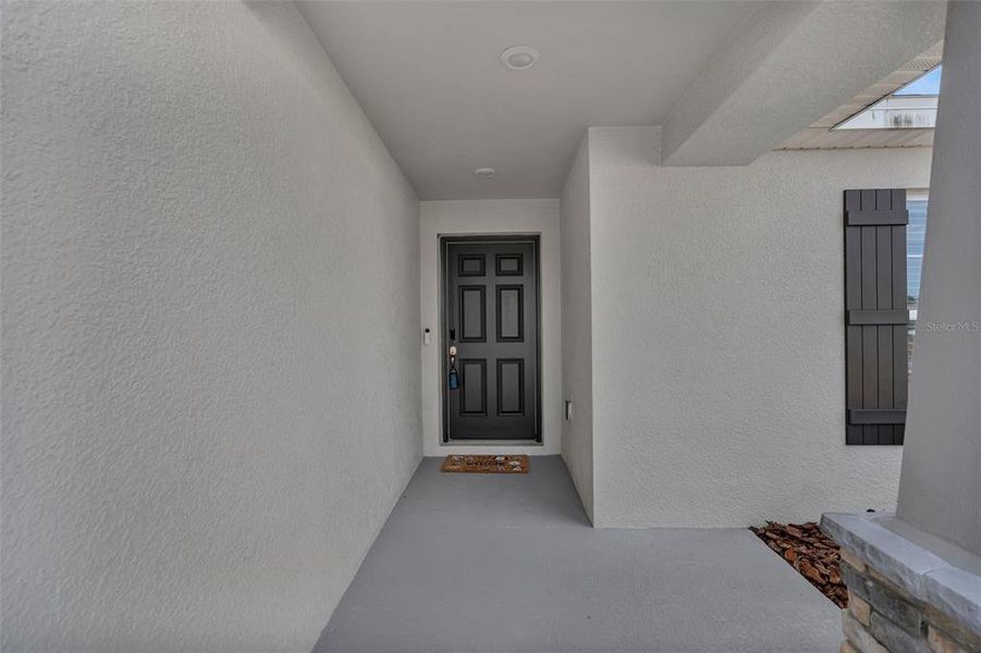 Exterior details and patio area of a home in , Ocala (Image 33).