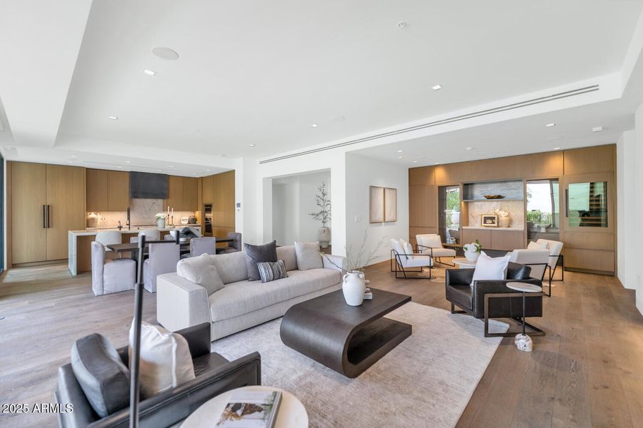 6587 N Palmeraie Blvd-large-006-002-6587