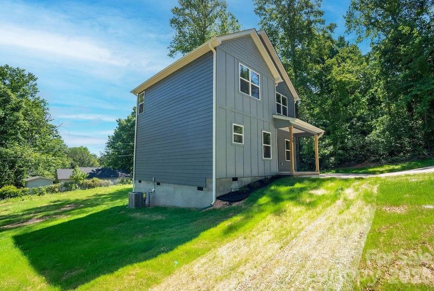 Exterior details and patio area of a home in , Gastonia (Image 15).