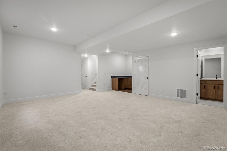 Spacious, unfurnished interior of a new home in Revel Crossing at Wolf Ranch – The Outlook Collection, Colorado Springs (Image 20).