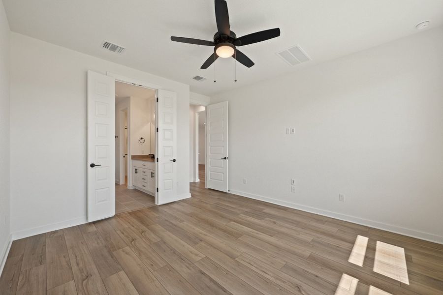 Spacious, unfurnished interior of a new home in Flora, Hutto (Image 35).