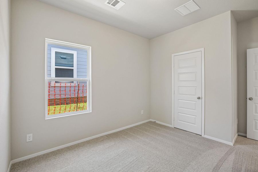 Spacious, unfurnished interior of a new home in Edgebrooke, Pflugerville (Image 28).