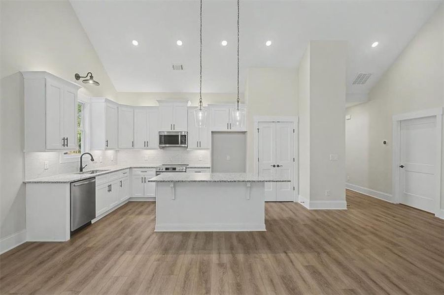 Furnished interior view inside a new home in , Dallas (Image 8).