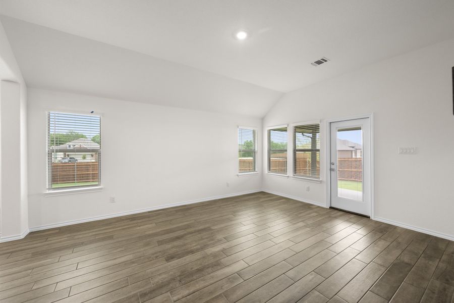 Spacious, unfurnished interior of a new home in Waterford Park, Weatherford (Image 17). Spacious, unfurnished interior of a new home in Waterford Park, Weatherford (Image 17).