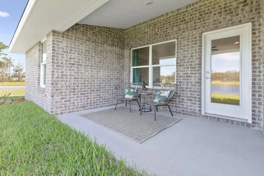 Representative exterior details of a home built from the 1820 by Adams Homes in Flagler Estates, Hastings (Image 3).