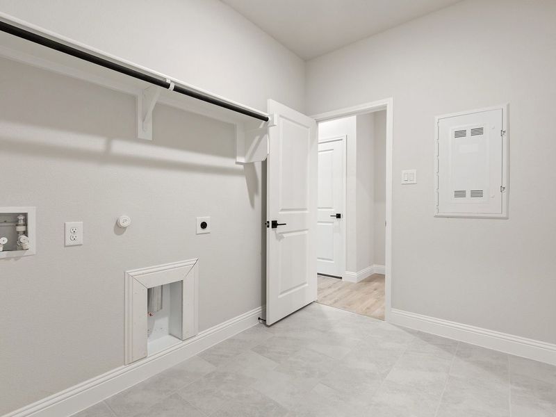 Spacious, unfurnished interior of a new home in Waverly Estates, Nevada (Image 22). Spacious, unfurnished interior of a new home in Waverly Estates, Nevada (Image 22).
