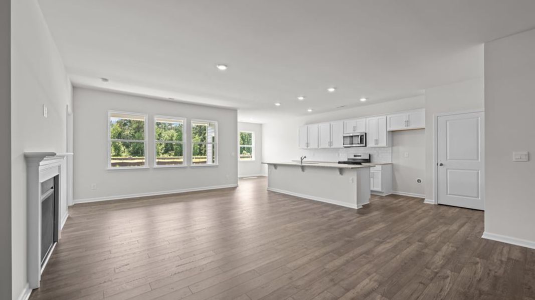 Spacious, unfurnished interior of a new home in Cambridge Park, Mebane (Image 23).