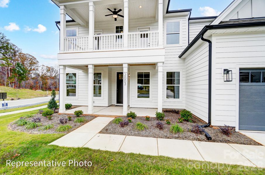 Exterior details and patio area of a home in Rone Creek, Waxhaw (Image 3).