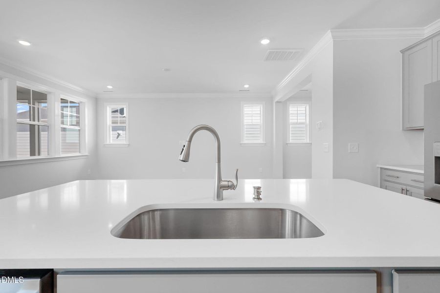 SUN_RetreatatRobertson_Pic_Waterbury-21