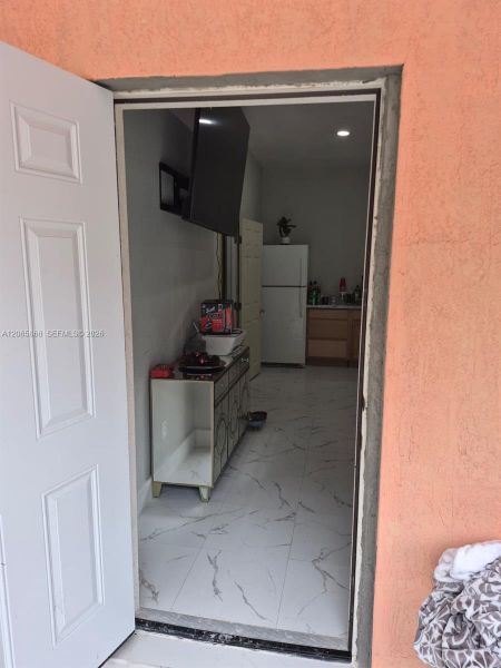Exterior details and patio area of a home in , Clewiston (Image 18).