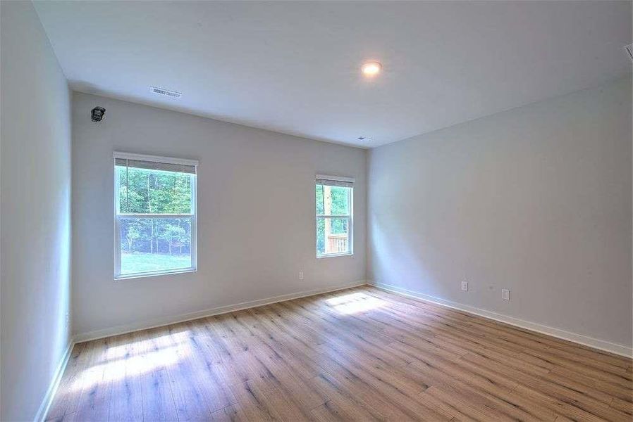 Spacious, unfurnished interior of a new home in The Woodlands Preserve, Jackson (Image 44).