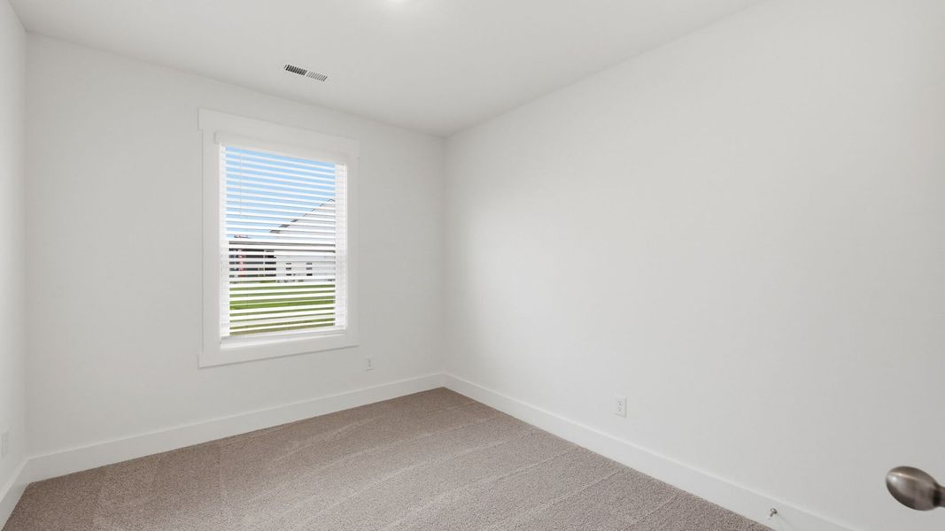 Spacious, unfurnished interior of a new home in Fieldcrest Acres Townhomes, Blountville (Image 13).
