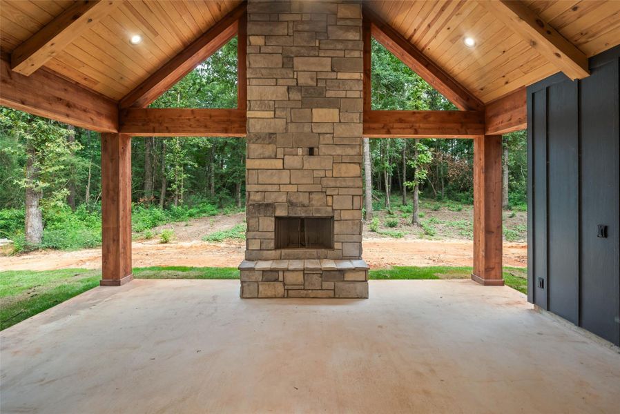 Exterior details and patio area of a home in , Willis (Image 3).