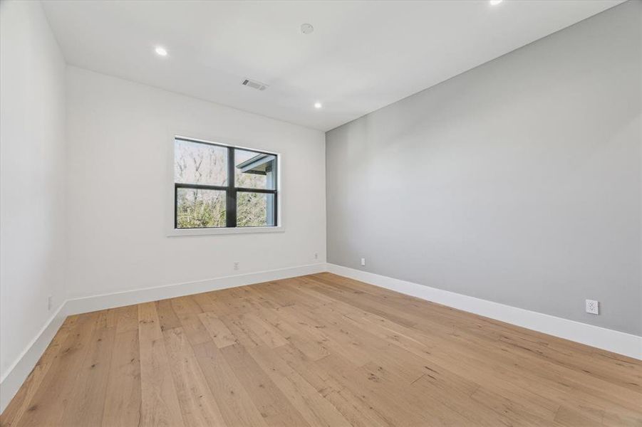 Secondary Bedroom.